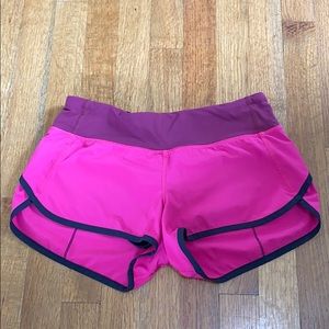 HOT PINK LULULEMON SPEED SHORT 2.5’